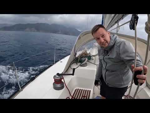 Видео: Первый шторм морское крещение. Развернула парусную лодку на месте. Проблемы только начинаются Турция