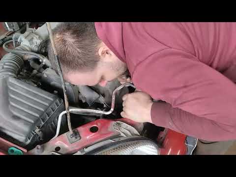 Видео: Chevrolet lanos Замена радиаторов, заправка А\С