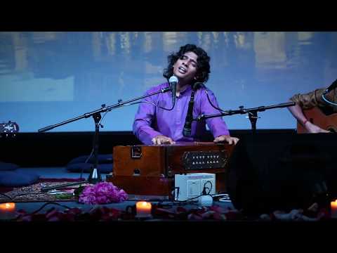 Видео: Битту Маллик / Bittu Mallick "Туми Бажа ре Мана / Tumi Bhaja re Mana" Moscow, may 2013