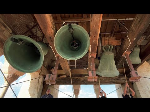 Видео: [4K] Средневековые колокола Святого Зенона в Вероне, Италия, звонят снова
