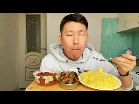 Видео: ГОТОВЛЮ И ЕМ😋 ПЮРЕ ШПРОТЫ В МАСЛЕ/МУКБАНГ