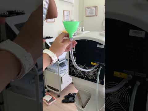 Видео: Замена дистиллированной воды в лазере FG2000B