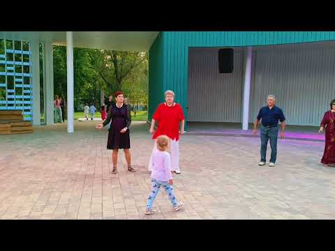 Видео: .Я яблоки 🍏🍏🍏 ела.  10.08.
