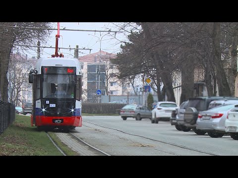 Видео: В Пятигорске вышел на линию новый трамвай