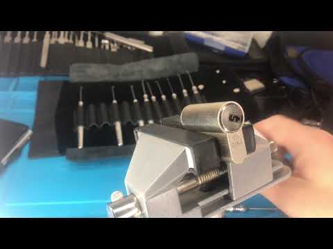 Видео: Вскрытие замка cisa astral pick