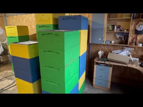 Видео: 2-3 рамки перги в феврале.