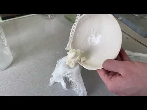 Видео: Варка мыла из сливочного масла и масла виноградной косточки