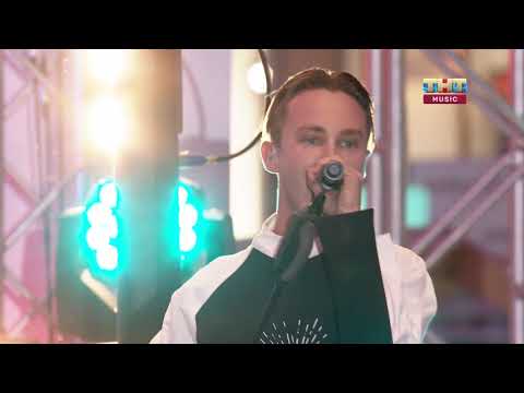 Видео: ТНТ MUSIC | Артём Пивоваров (LIVE выступление) на THT MUSIC MEGA PARTY