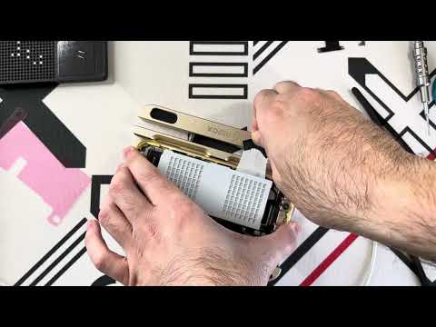 Видео: Замена аккумулятора на iPhone Xr