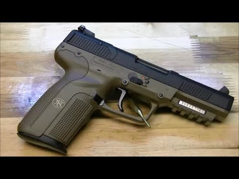 Видео: Пистолет FN Five-seveN: детальный обзор