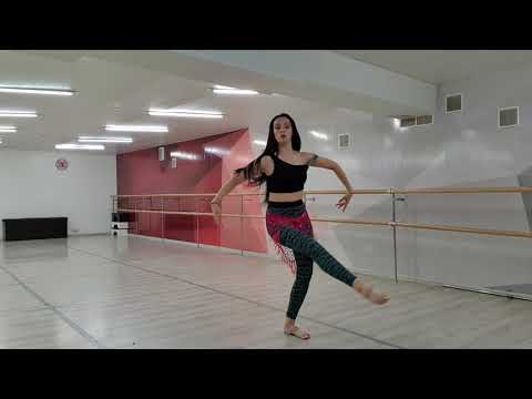 Видео: Елена Сазонова. Восточные танцы Белгород. Warda - Tab wana mali.