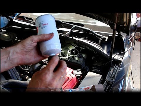 Видео: Замена топливного фильтра на Киа Соренто 2005  Kia Sorento 2,5