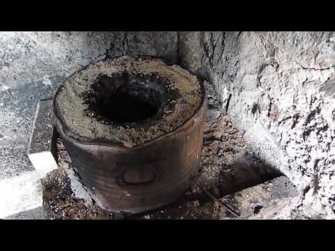 Видео: Иван Кирпичев. Печь на жидком топливе для варки булата