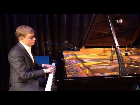 Видео: Передача Фактор жизни от 28 марта 2021 / Слепой музыкант Олег Аккуратов