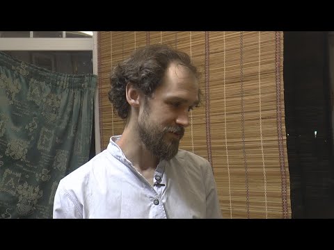 Видео: В мастерской художника Глеба Жукова (серия 2)