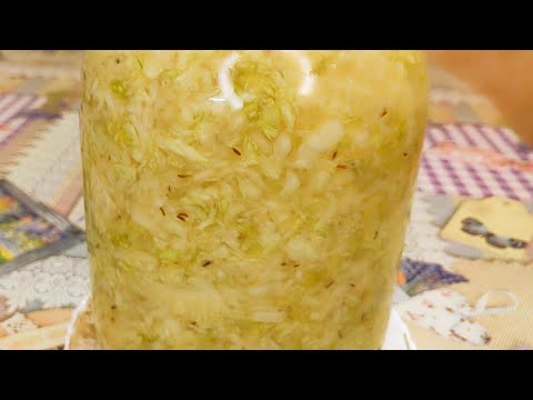 Видео: Квашу капусту с умом ! Полезно, вкусно, аппетитно !