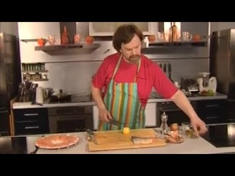 Видео: Малосольная сырая форель «Графлакс». Традиционная русская строганина