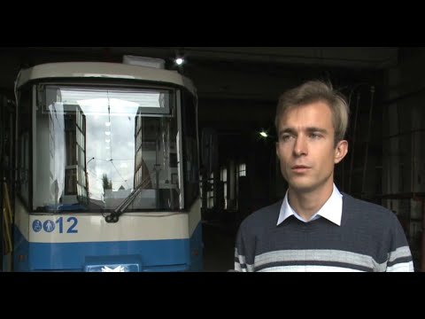Видео: Валерий Козлов – самый молодой водитель трамвая в Усть-Каменогорске