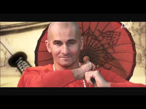 Видео: Том Кха Гай. Куриный суп с кокосовым молоком и галангалом