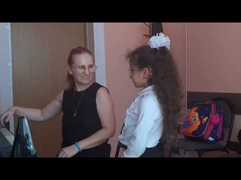 Видео: Второй урок Аделины.