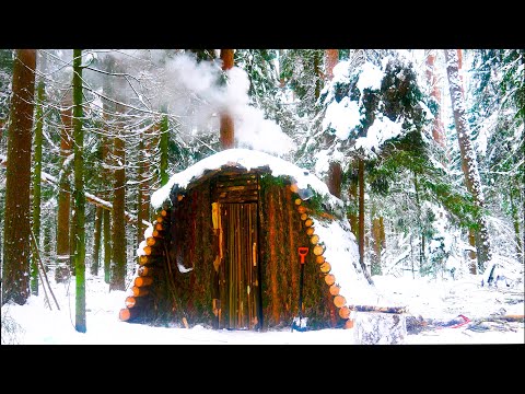 Видео: БРЕВЕНЧАТЫЙ ДОМИК от НАЧАЛА ДО ЗАВЕРШЕНИЯ | 16 дней БУШКРАФТА | 35 минут в формате SHORTS