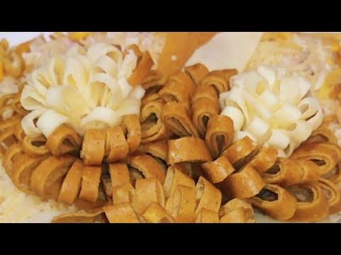 Видео: ПРИЯТНОЕ УДИВЛЕНИЕ гостей обеспечено! Как красиво оформить салат.