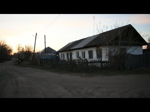 Видео: Сарапул. Прогулка по району вечером. Птичка, ямы, обувная.