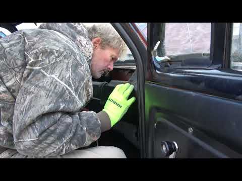 Видео: Замена/ремонт радиатора печки Dodge D100 1973 года выпуска ??? Часть 1