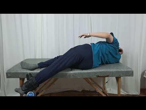 Видео: Вариант растяжки средней ягодичной мышцы