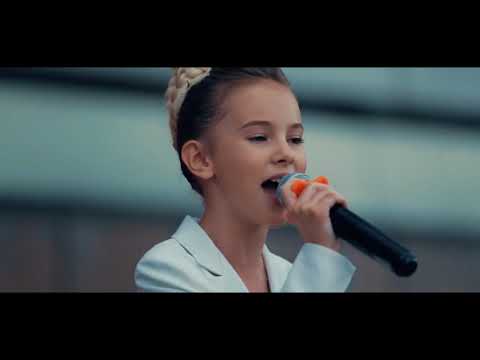 Видео: Данэлия Тулешова (Daneliya Tuleshova) - Первый сольный концерт #Данэлияидрузья (part I)