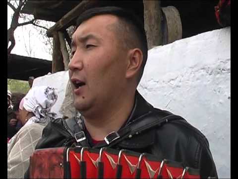 Видео: Кадамжай Бата той Кызылбулак Бектур Азада Кубаныч Ырдап жатат 2015ж