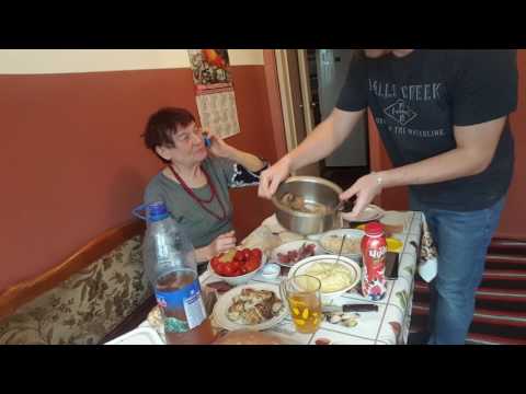 Видео: МАМИНА ЕДА САМАЯ ЛУЧШАЯ..