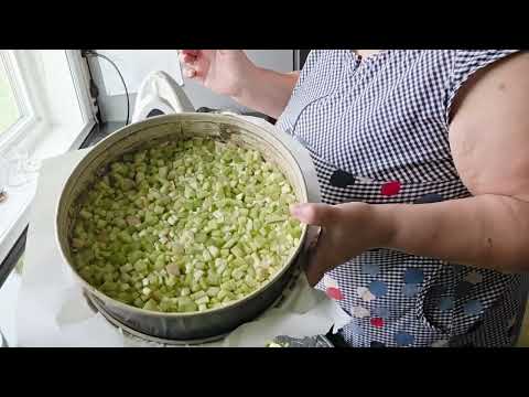 Видео: Пирог с  ревень и безе