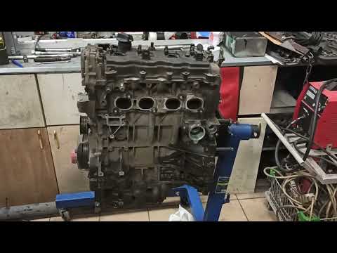 Видео: Nissan X-Trail стуканул  QR25DE