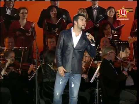 Видео: Алексей Чумаков - Три года ты мне снилась