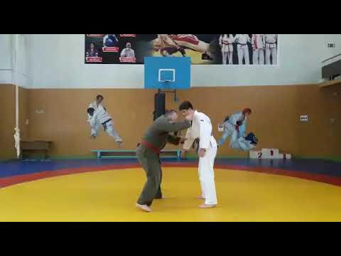 Видео: Приёмы борьбы рукопашного боя