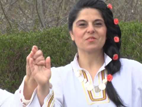 Видео: Таня Бумбалови и Донка  Бумбалова -Китка Отде дойде мамо и Мама на стоян думаше