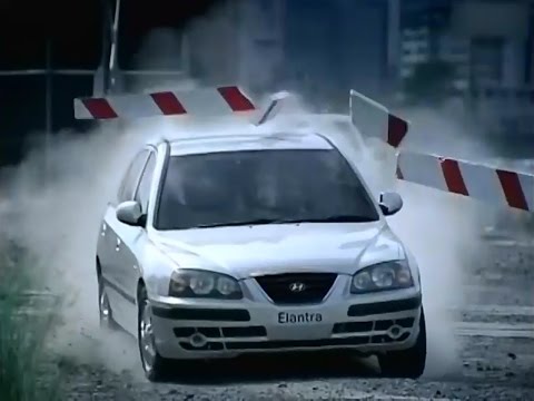 Видео: Обзор и тест-драйв подержаного Hyundai Elantra (XD) 2004 года 1.6 акпп