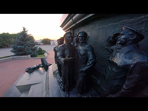 Видео: Записки севастопольского экскурсовода. Площадь Нахимова