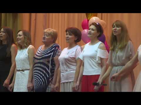 Видео: трогательная песня родителей на выпускном 11 класса