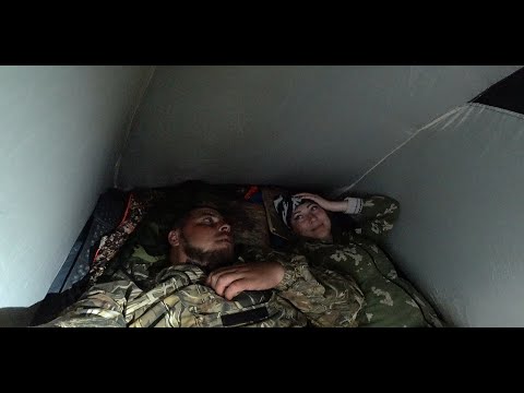 Видео: ЭТО КРАСИВАЯ И УЖАСНАЯ НОЧЬ  \ ГРОЗА, НАЛИМ И ТЕСНАЯ ПАЛАТКА ДЛЯ ДВОХ \ РЫБАЛКА ВЕСНОЙ !!