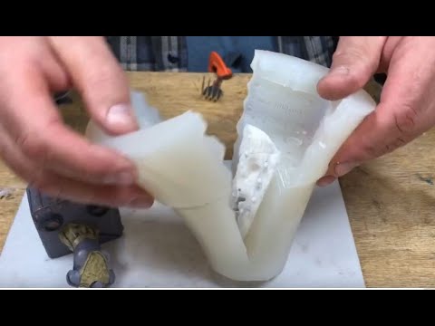 Видео: Комбинированная заливочная и обмазочная силиконовая форма. Casting and coating silicone mold.