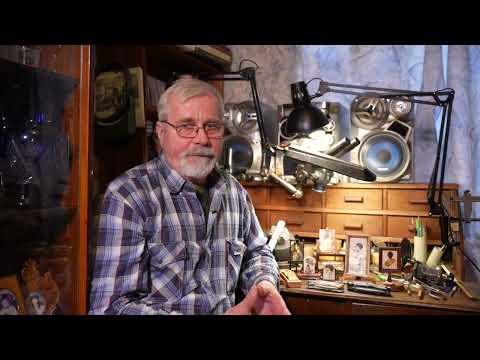 Видео: Скримшоу и ножи питерского мастера Игоря Гулина