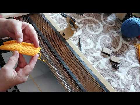 Видео: машинное вязание Нева 6 (подгибы)