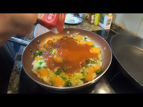 Видео: Кальмары фаршированные рыбой и креветками / Calamares rellenos con pescado y langostinos