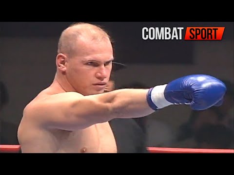 Видео: Это Старая Школа Сынок! Энди Хуг vs Майк Бернардо | Самые Безжалостные Бои в Истории Кикбоксинга!