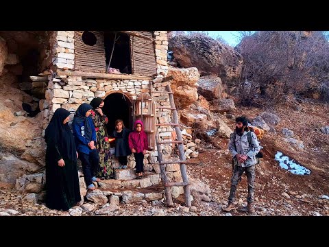 Видео: (Убежище) Драгоценный дар: душераздирающий холод и спасение блуждающей семьи