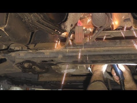 Видео: Ford Fiesta проблемы замены датчика скорости .
Ford Fiesta speed sensor replacement problems.
