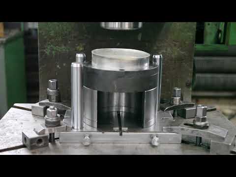 Видео: Вытяжка детали "Стакан"