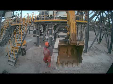 Видео: Уборка фабрики на колесном экскаваторе LGCE E7150F